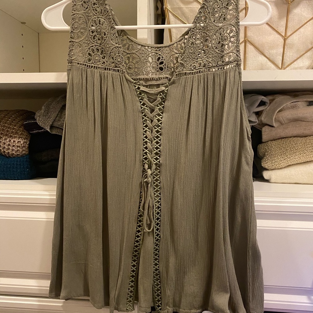 shirt - Picture 2 of 2